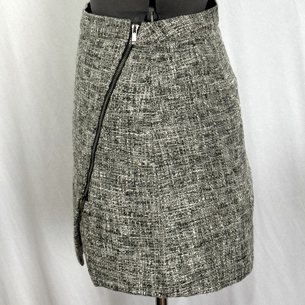 Banana Republic Grey Tweed Diagonal Zip Mini Skirt Size 0 - Picture 5 of 10